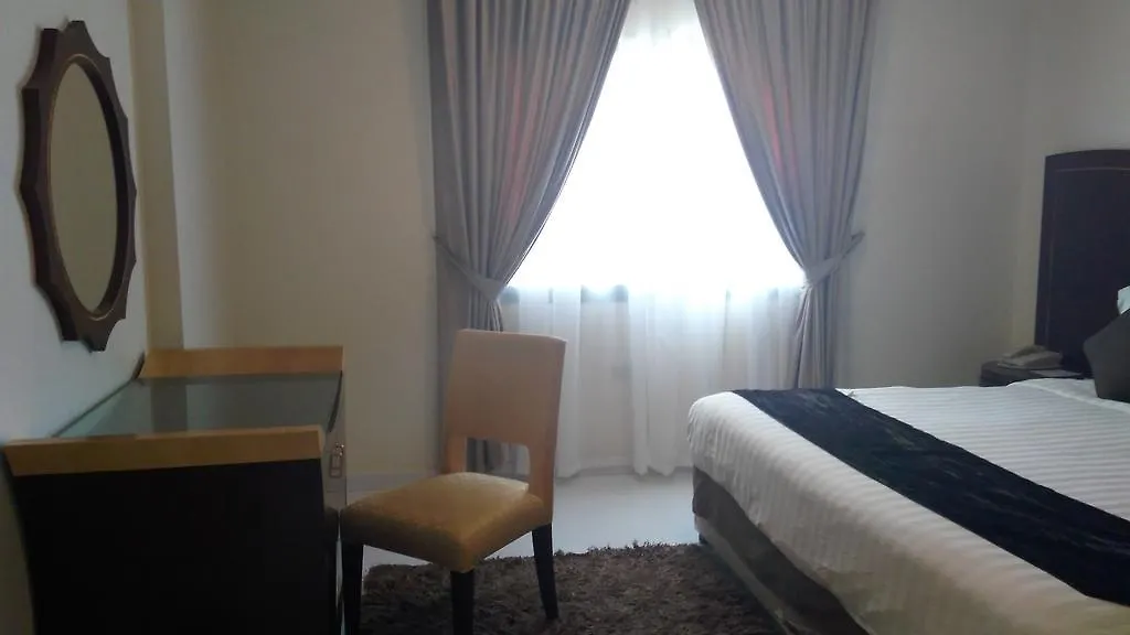 Royal Crown Suites Sharjah Aparthotel
