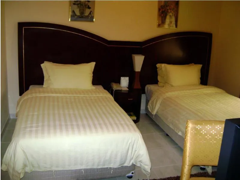Royal Crown Suites Sharjah Aparthotel