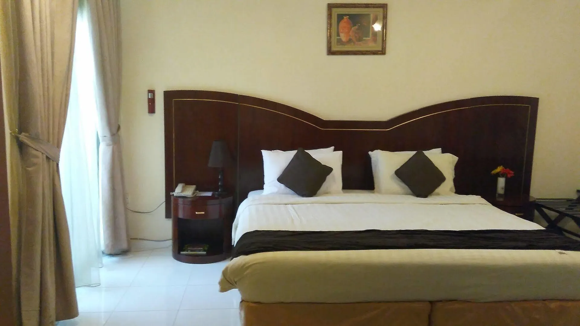 Royal Crown Suites Sharjah