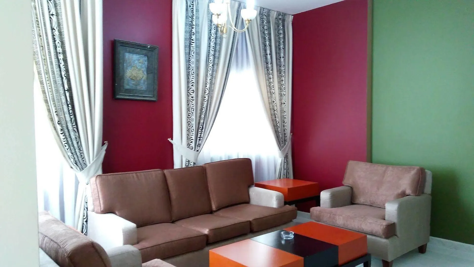 Royal Crown Suites Sharjah Aparthotel
